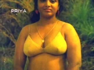 南印第安人巨乳阿姨裸體