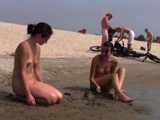 裸體海灘帶來兩個熱十幾歲中最好的